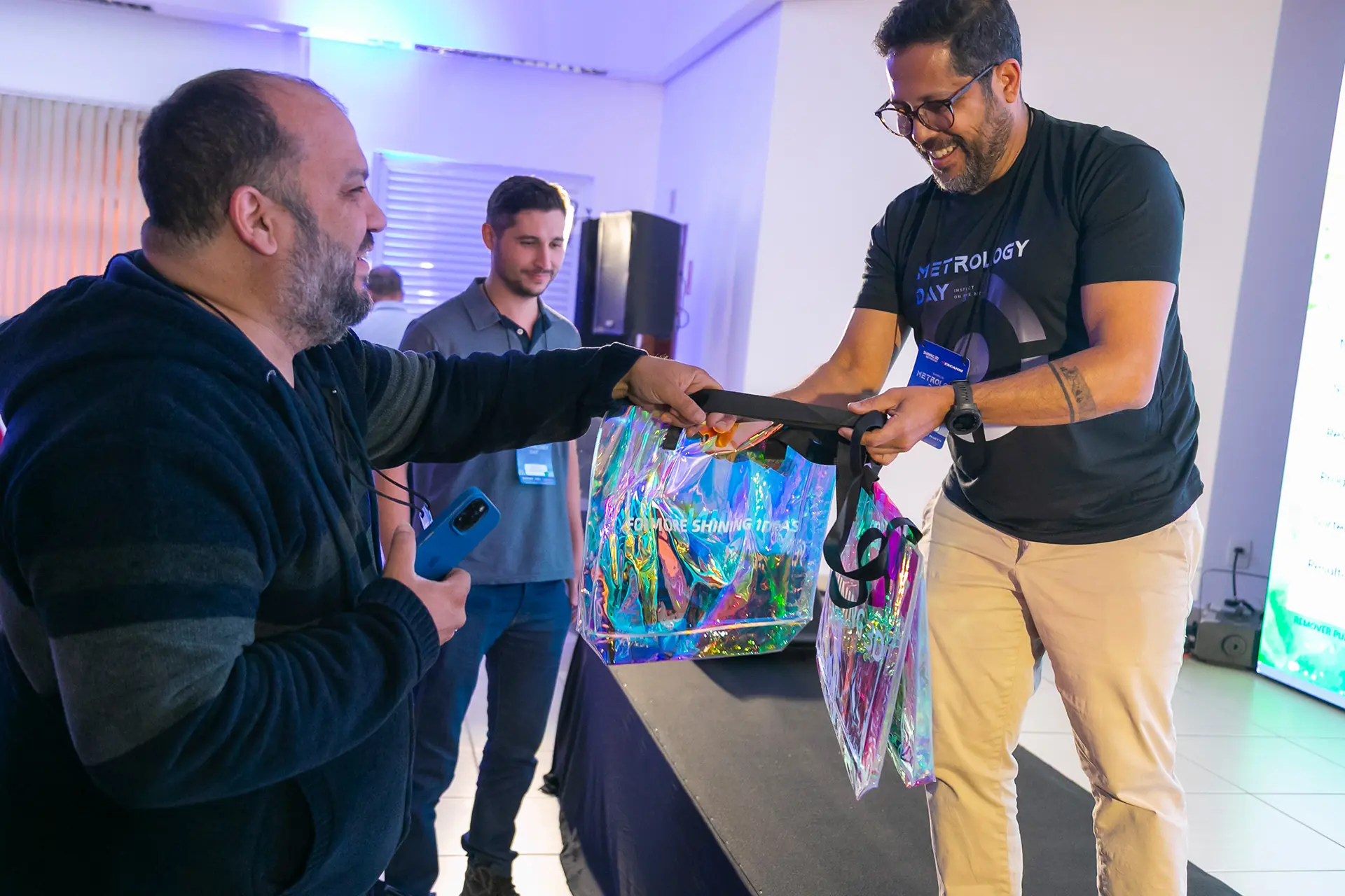 Brindes Shining 3D e Avell sorteados no evento